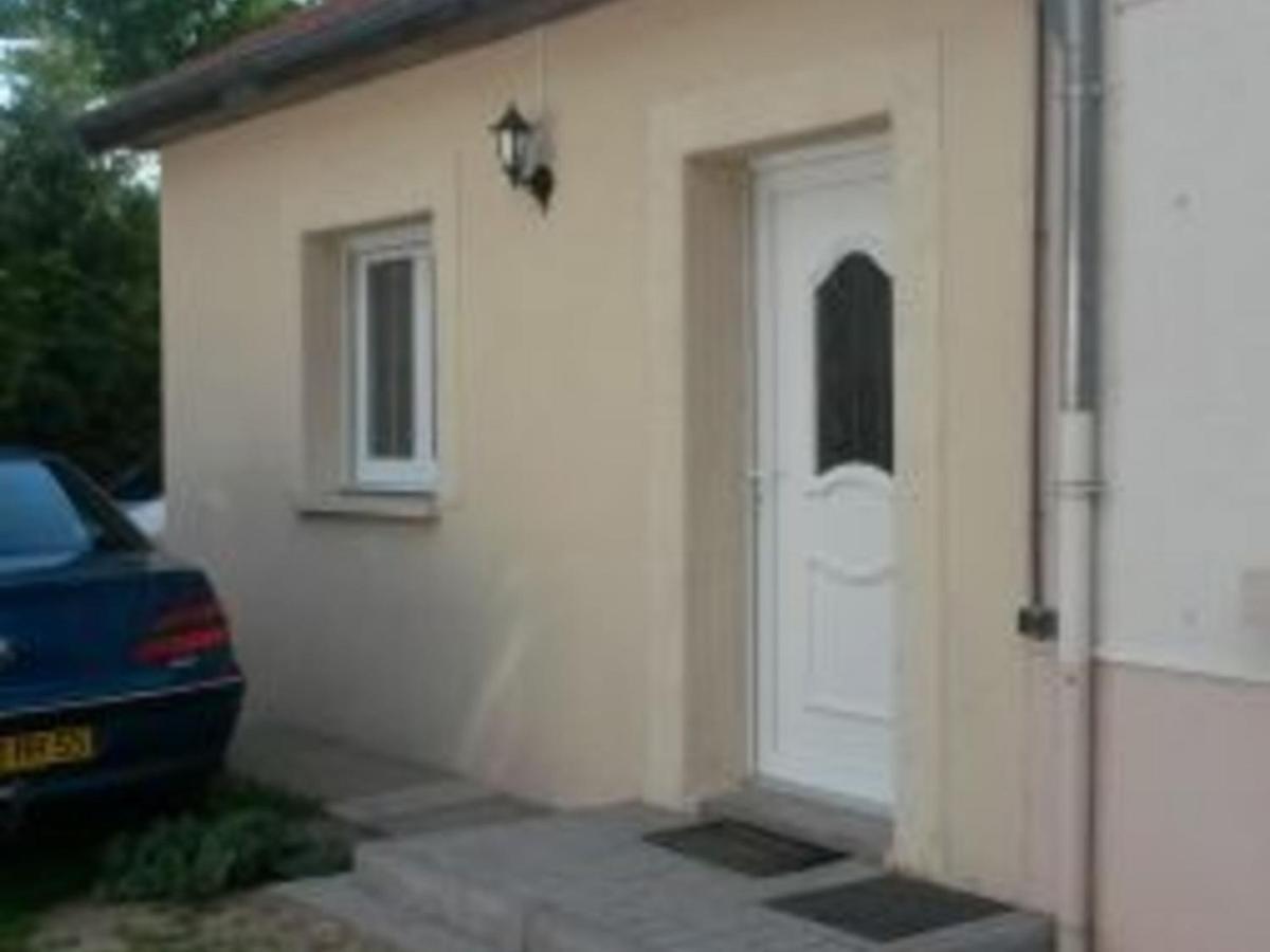 Charmant Gite A Etain, Tout Inclus, Proche Verdun Avec Terrasse Et Parking - Fr-1-585-3 Exterior foto